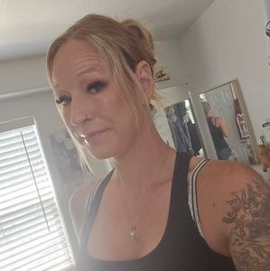 Meet your Posher, Desiree